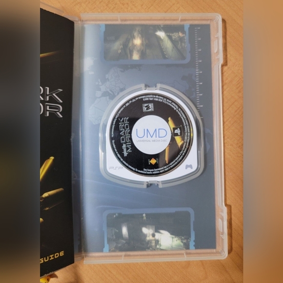 Syphon Filter Dark Mirror for PSP - Picture 4 of 5